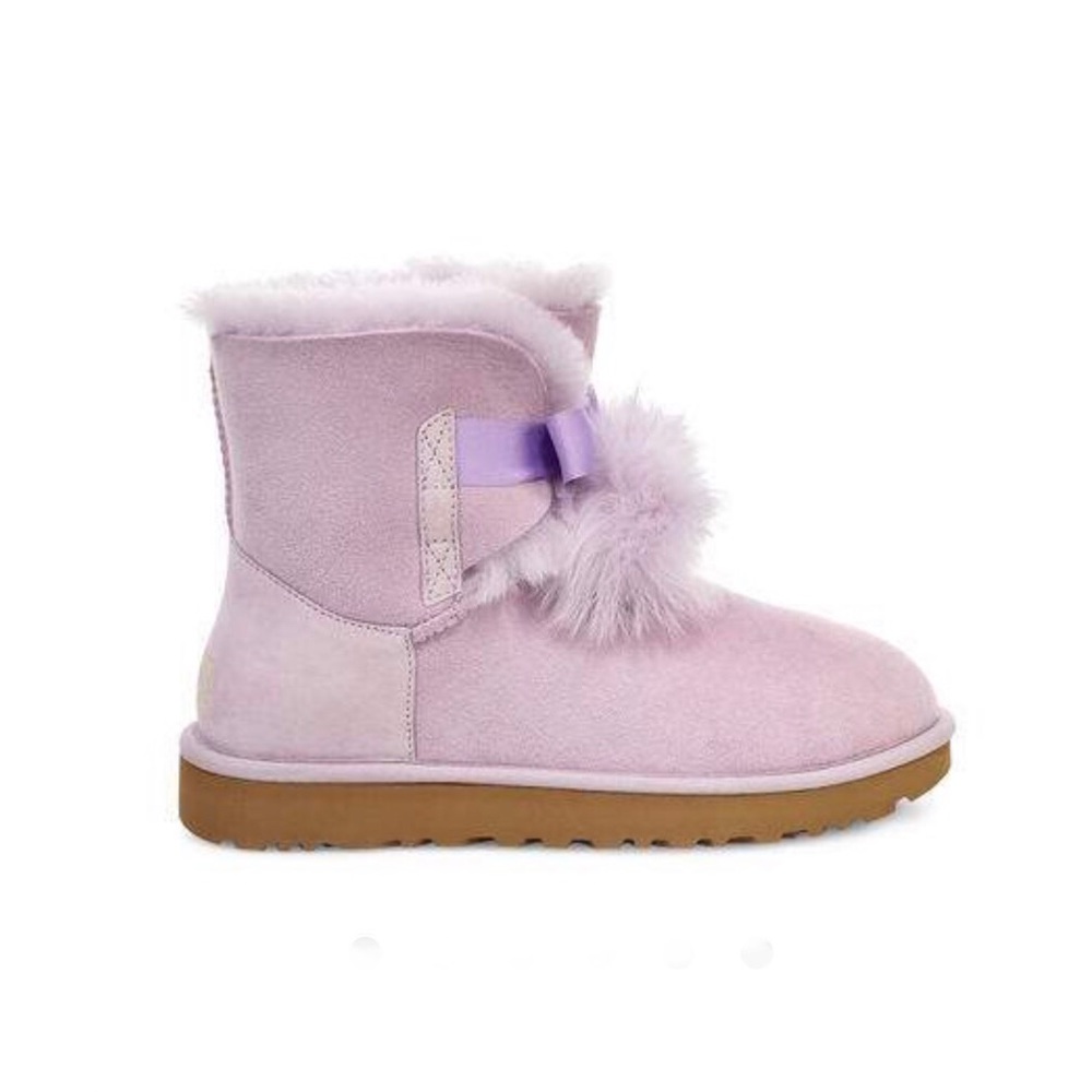 Women’s UGG Lavender fog Pom Pom Boots new